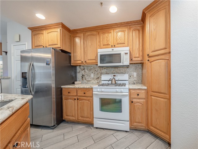 Detail Gallery Image 14 of 32 For 368 Gullotti Pl, Placentia,  CA 92870 - 2 Beds | 2 Baths