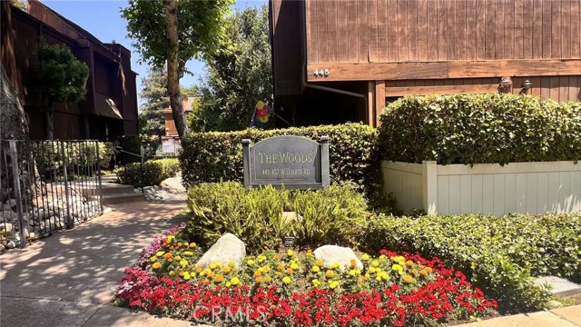 445 W Duarte Road, Arcadia CA: https://media.crmls.org/medias/543e9150-d786-4b5f-8102-2a13fd585ca7.jpg