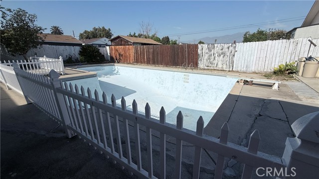 Detail Gallery Image 17 of 35 For 4539 Maine, Baldwin Park,  CA 91706 - 5 Beds | 3 Baths