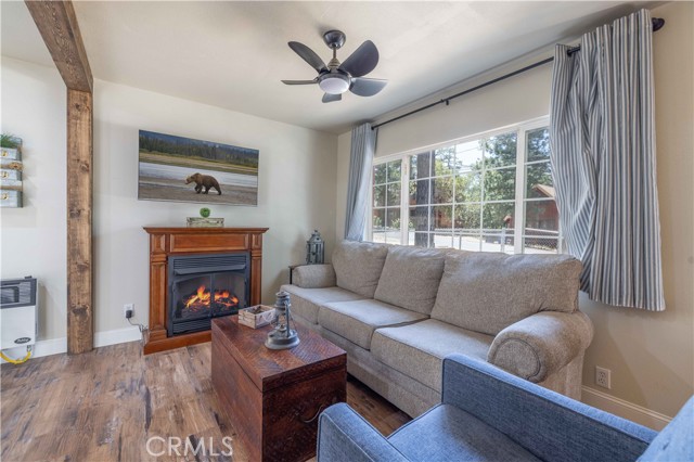 Detail Gallery Image 5 of 28 For 225 Sunset Ln, Sugarloaf,  CA 92386 - 2 Beds | 1 Baths