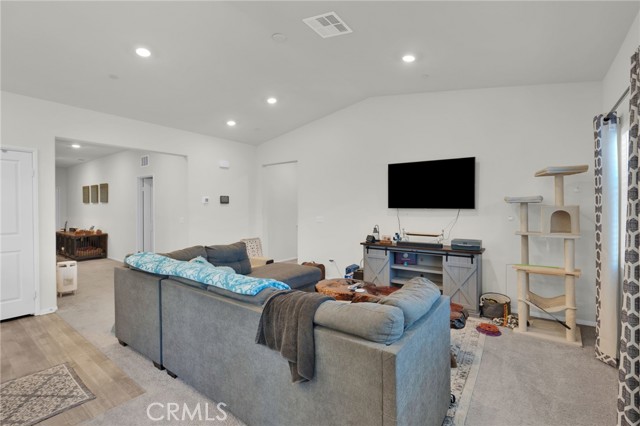 Detail Gallery Image 8 of 27 For 15389 Diamond, Victorville,  CA 92394 - 3 Beds | 2 Baths