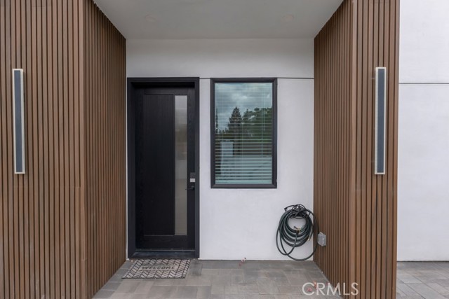 Detail Gallery Image 4 of 30 For 16510 San Fernando Mission Blvd, Granada Hills,  CA 91344 - 4 Beds | 4 Baths