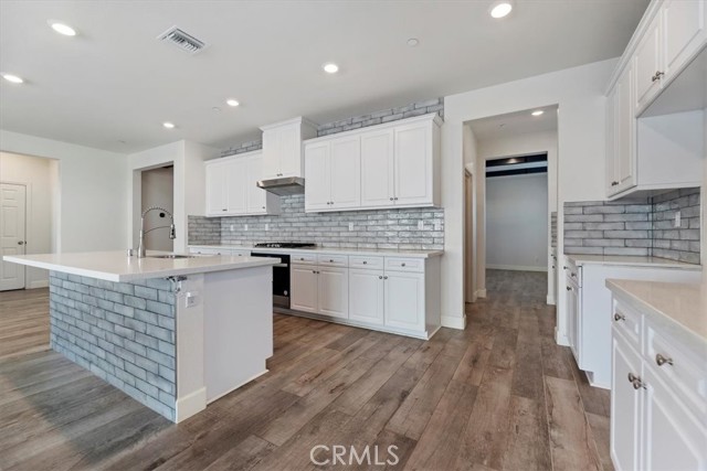 Detail Gallery Image 12 of 56 For 25858 Oak Springs Ct, Homeland,  CA 92548 - 4 Beds | 2 Baths