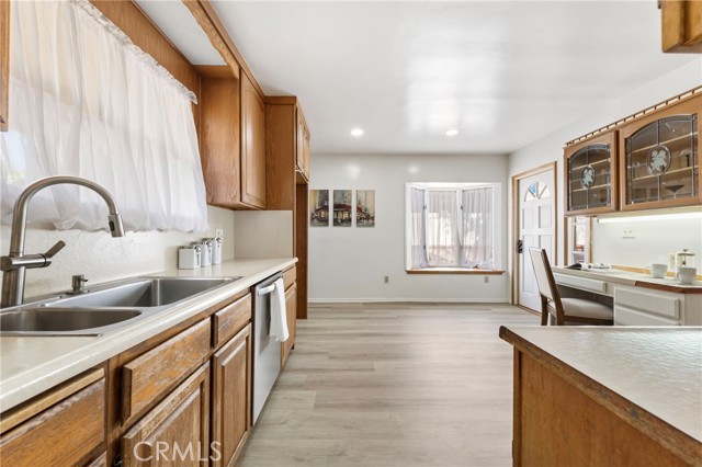 Detail Gallery Image 11 of 45 For 2334 Iroquois Ave, Long Beach,  CA 90815 - 2 Beds | 2 Baths