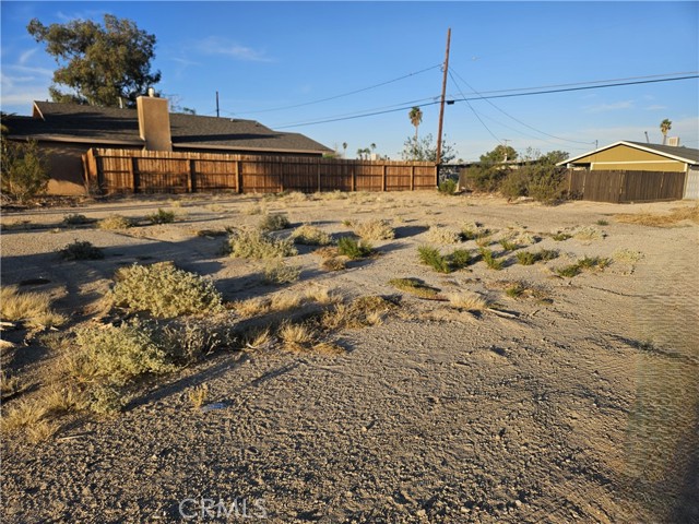 Detail Gallery Image 4 of 7 For 72020 El Paseo Dr, Twentynine Palms,  CA 92277 - – Beds | – Baths