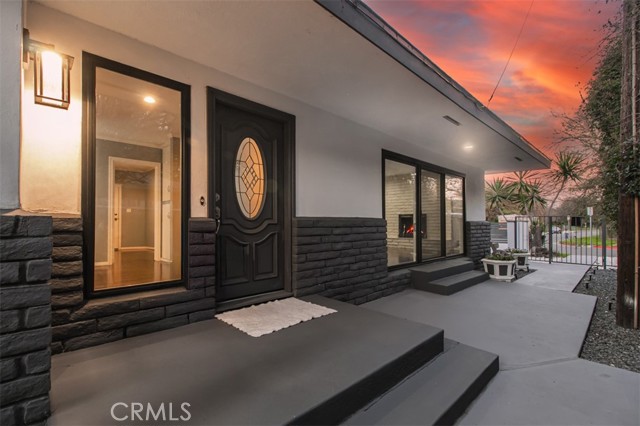 Detail Gallery Image 6 of 38 For 4867 Noble, Sherman Oaks,  CA 91403 - 3 Beds | 2 Baths