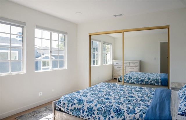 Detail Gallery Image 32 of 36 For 702 S Broadway #B,  Redondo Beach,  CA 90277 - 3 Beds | 2/1 Baths