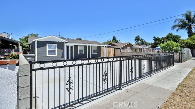 1113 S Golden West Avenue, Santa Ana CA: https://media.crmls.org/medias/5442e181-1ba1-481a-91fb-fed8c41106c6.jpg