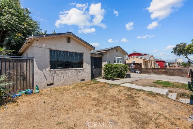 Detail Gallery Image 10 of 43 For 2001 N Salinas Ave, Los Angeles,  CA 90059 - 4 Beds | 2 Baths