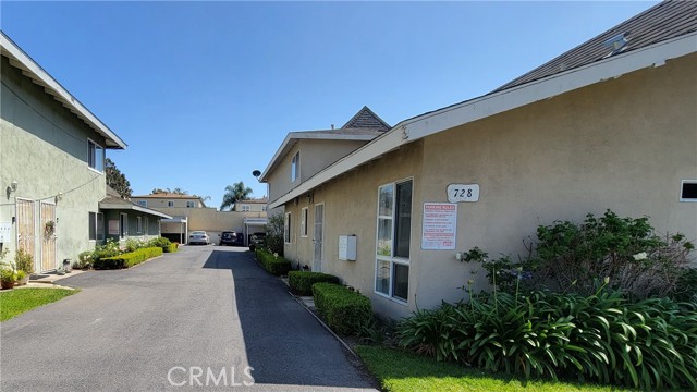 728 Clay Avenue, Huntington Beach, California 92648, ,Residential Income,For Sale,Clay,SW22090124