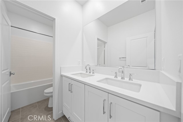 1042 N Anaheim Blvd, Anaheim CA: https://media.crmls.org/medias/5443f24c-d7bc-49d8-9072-67d0b28f62cf.jpg