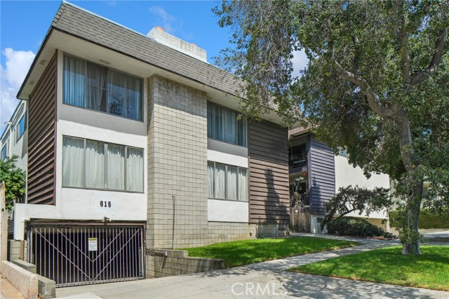 Detail Gallery Image 1 of 29 For 615 E Olive Ave #C,  Burbank,  CA 91501 - 2 Beds | 2 Baths