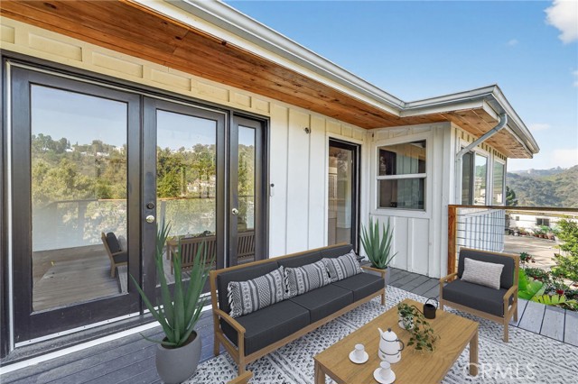 Detail Gallery Image 3 of 40 For 6324 Grape, Los Angeles,  CA 90068 - 4 Beds | 2 Baths