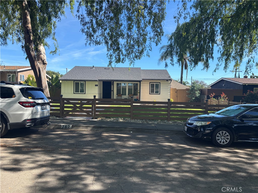 762 N Vallejo