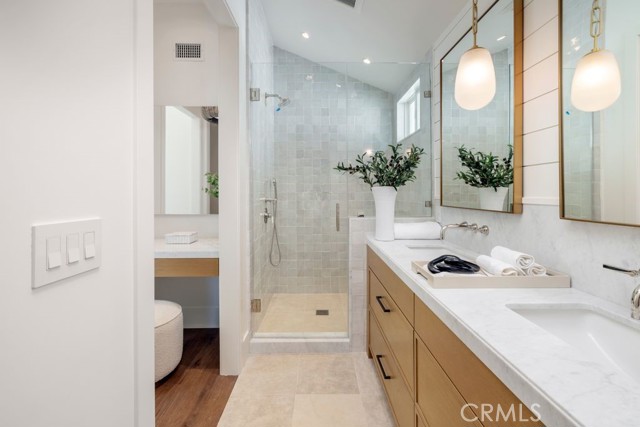 Detail Gallery Image 16 of 25 For 1933 Port Bristol Cir, Newport Beach,  CA 92660 - 5 Beds | 3 Baths