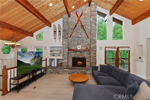 24586 Horst Drive, Crestline CA: https://media.crmls.org/medias/54456e2d-b90f-4241-a7c0-8b917a8aa6a5.jpg