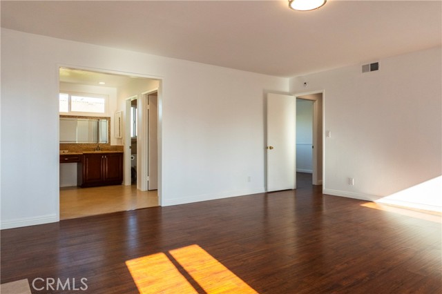 18410 Alexander Ave, Cerritos CA: https://media.crmls.org/medias/54458930-d0a2-4b45-a014-24d440b0142f.jpg
