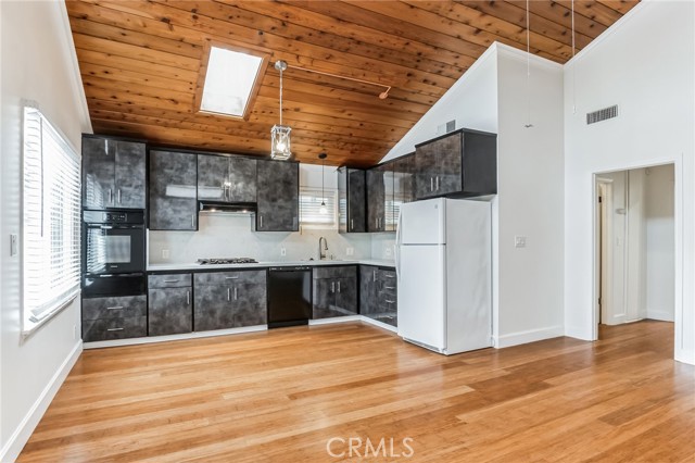 Detail Gallery Image 12 of 20 For 4708 Orion Ave, Sherman Oaks,  CA 91403 - 2 Beds | 2 Baths