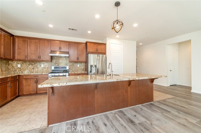 Detail Gallery Image 14 of 48 For 1735 Avenida Regina, San Marcos,  CA 92069 - 4 Beds | 3 Baths