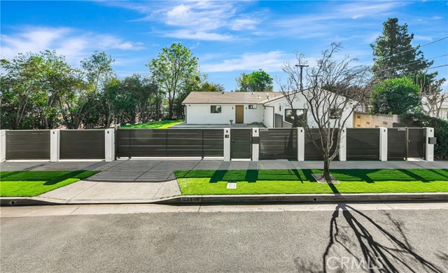 Detail Gallery Image 3 of 42 For 22500 Baltar, West Hills,  CA 91304 - 4 Beds | 3 Baths