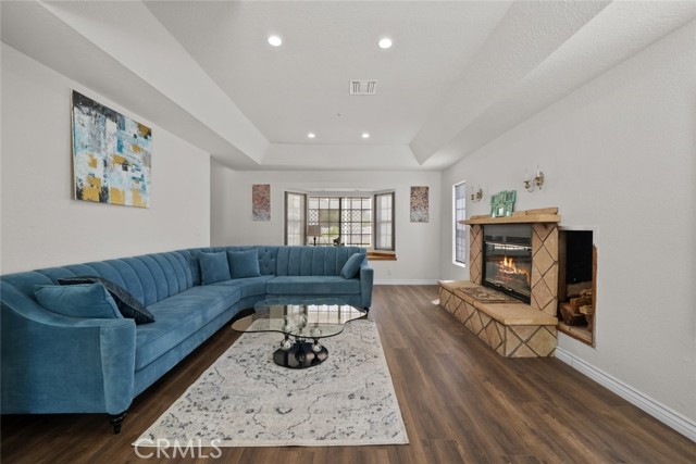 Detail Gallery Image 12 of 41 For 31373 Angeles Forest, Palmdale,  CA 93550 - 4 Beds | 3 Baths