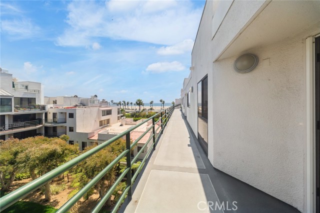 2910 Neilson Way, Santa Monica CA: https://media.crmls.org/medias/54475027-bdda-43ea-80e0-af1b7683fa98.jpg