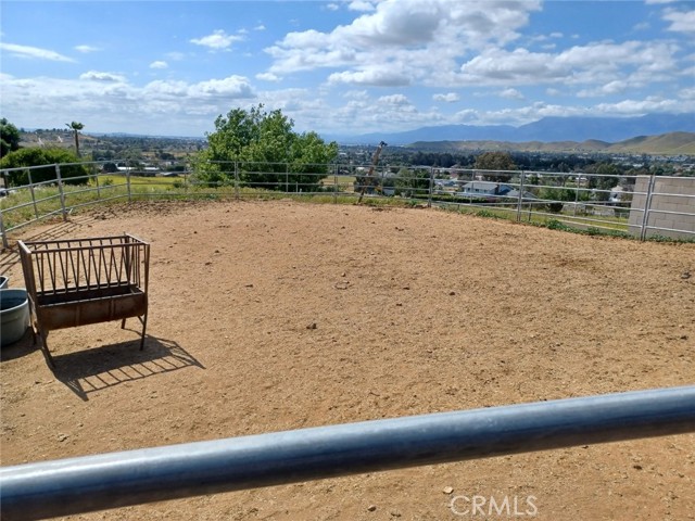 Detail Gallery Image 17 of 23 For 8450 54th St, Jurupa Valley,  CA 92509 - 6 Beds | 4/1 Baths