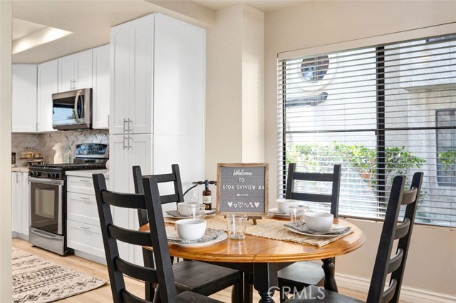 Detail Gallery Image 6 of 17 For 5704 Skyview Way a,  Agoura Hills,  CA 91301 - 1 Beds | 1/1 Baths