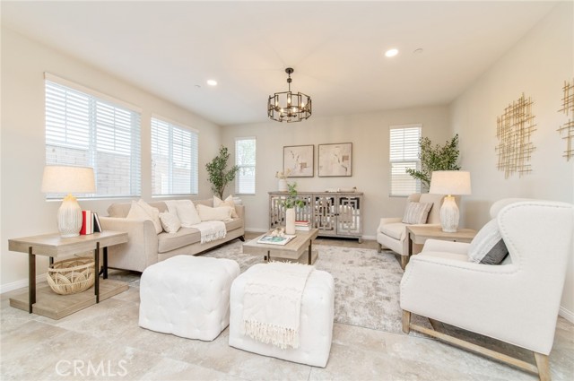 Detail Gallery Image 14 of 47 For 7114 Beckett Field, Corona,  CA 92880 - 3 Beds | 3 Baths