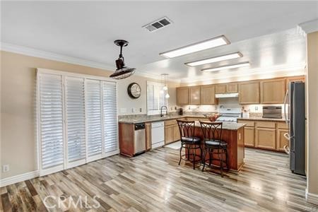 Detail Gallery Image 10 of 33 For 8982 Dahlia, Corona,  CA 92883 - 4 Beds | 2/1 Baths