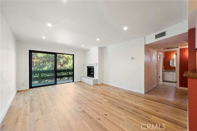 Front Image Thumbnail for CRSR26033614