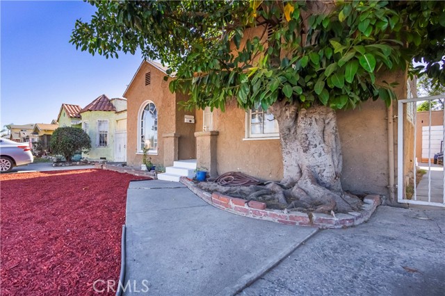 Detail Gallery Image 3 of 26 For 144 W 101st St, Los Angeles,  CA 90003 - 3 Beds | 2 Baths