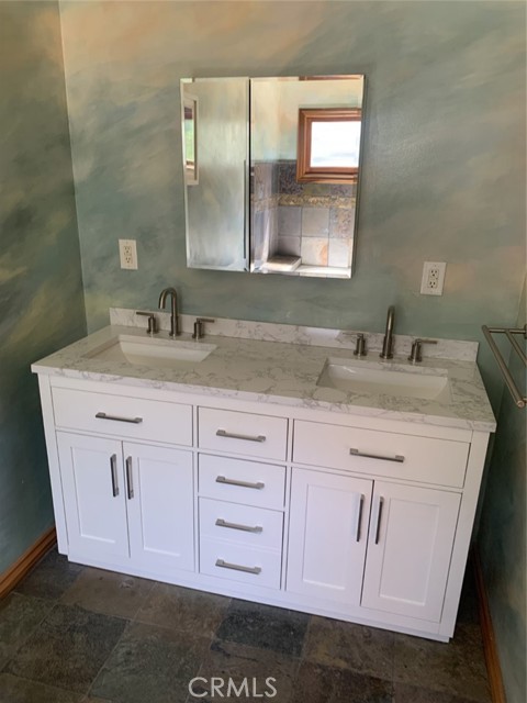 Detail Gallery Image 25 of 44 For 1718 Cleveland Rd, Glendale,  CA 91202 - 3 Beds | 3 Baths