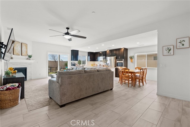 Detail Gallery Image 6 of 38 For 43838 Madison Ct, Lancaster,  CA 93536 - 4 Beds | 2 Baths