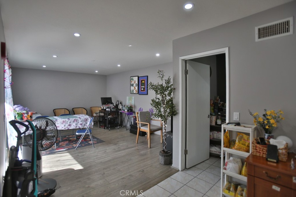 544ac9df Ffd5 454f B977 F464ddcbc777