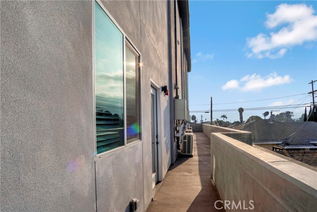 Detail Gallery Image 13 of 20 For 10035 S Western Ave #104,  Los Angeles,  CA 90047 - 2 Beds | 2 Baths