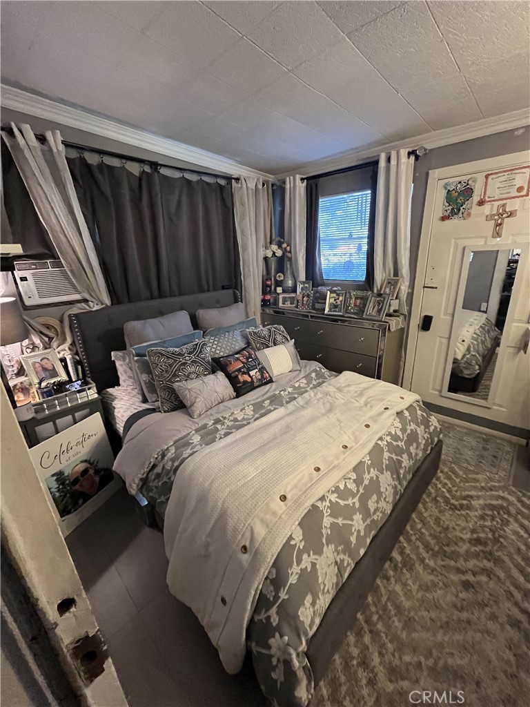 https://media.crmls.org/medias/544d5623-c2c1-4197-8abb-b76f97e47dea.jpg?preset=X-Large