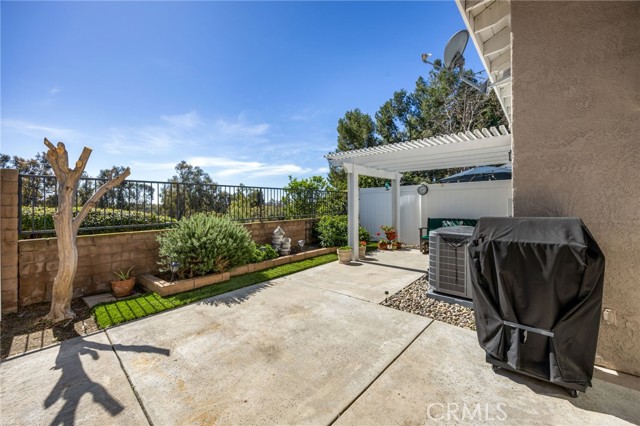 Image 17 of 23 For 22312 Summit Hill Drive 41