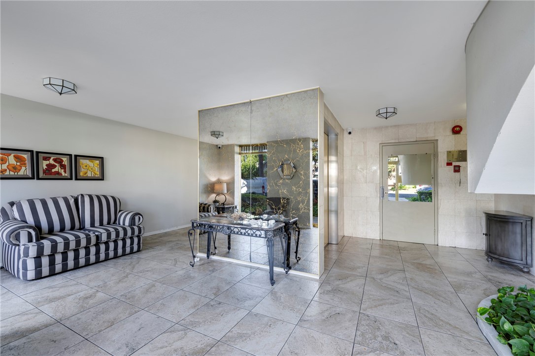 Detail Gallery Image 36 of 36 For 2500 E 2nd St #302,  Long Beach,  CA 90803 - 2 Beds | 2 Baths