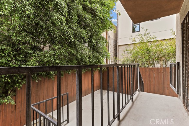 Detail Gallery Image 25 of 34 For 1045 N Kings Rd #105,  West Hollywood,  CA 90069 - 2 Beds | 2 Baths