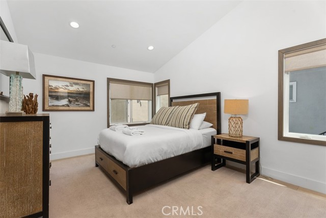200 E Balboa Boulevard, Newport Beach CA: https://media.crmls.org/medias/544ea5dc-3f55-470a-b0bb-6f066b204a6f.jpg