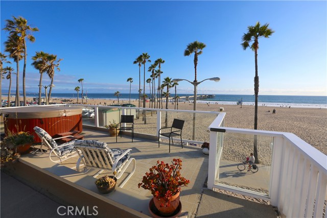 Detail Gallery Image 4 of 42 For 3003 Ocean Front Walk, Venice,  CA 90291 - 3 Beds | 3 Baths