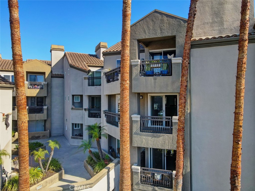 MLS #OC25252159 image #9