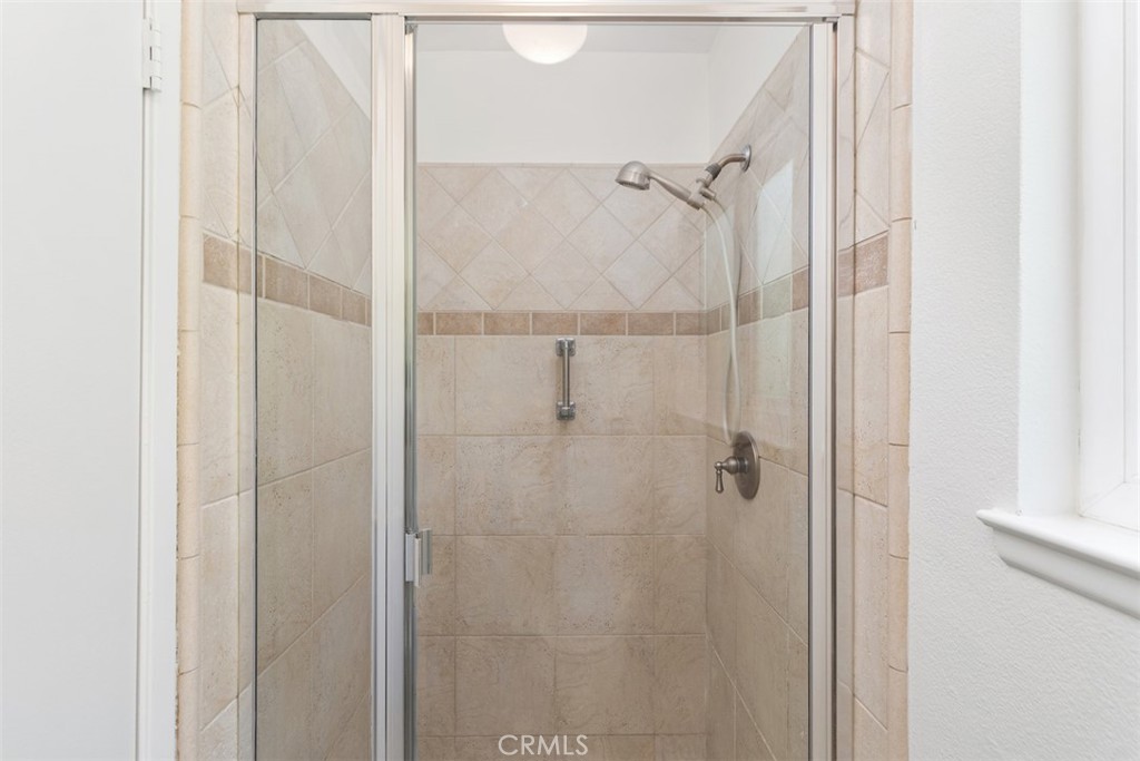 MLS #OC25267733 image #17