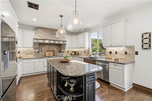 Detail Gallery Image 18 of 56 For 24987 Greensbrier Dr, Stevenson Ranch,  CA 91381 - 5 Beds | 4 Baths