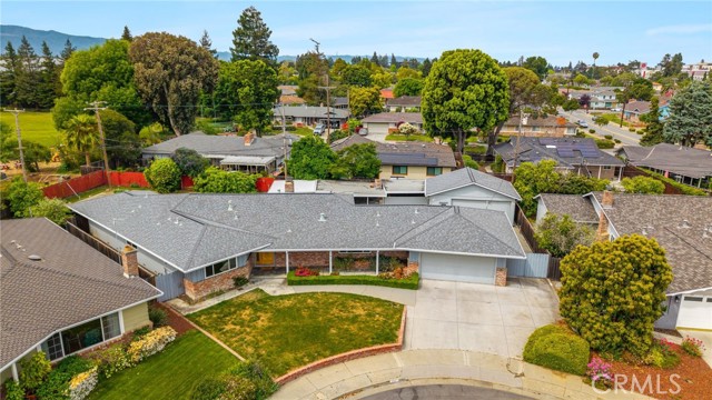 Detail Gallery Image 2 of 24 For 507 Carlyn Ct, Sunnyvale,  CA 94086 - 4 Beds | 2/1 Baths
