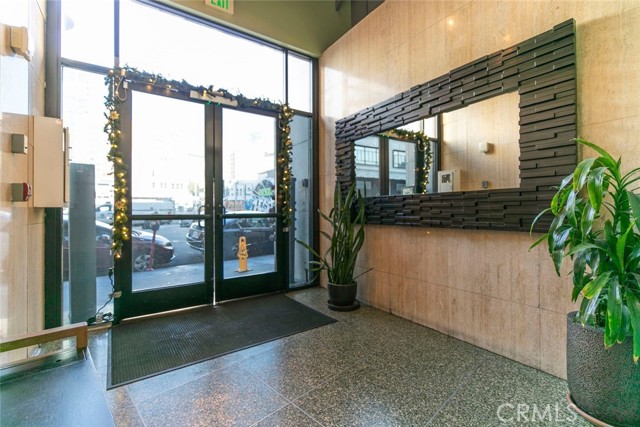 Detail Gallery Image 2 of 17 For 746 S Los Angeles St #1009,  Los Angeles,  CA 90014 - 0 Beds | 1 Baths