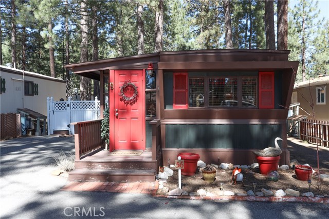 Detail Gallery Image 2 of 3 For 475 Thrush, Big Bear Lake,  CA 92315 - 2 Beds | 1 Baths