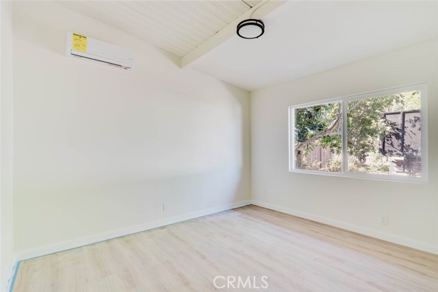 7704 Calvin Avenue photo 9