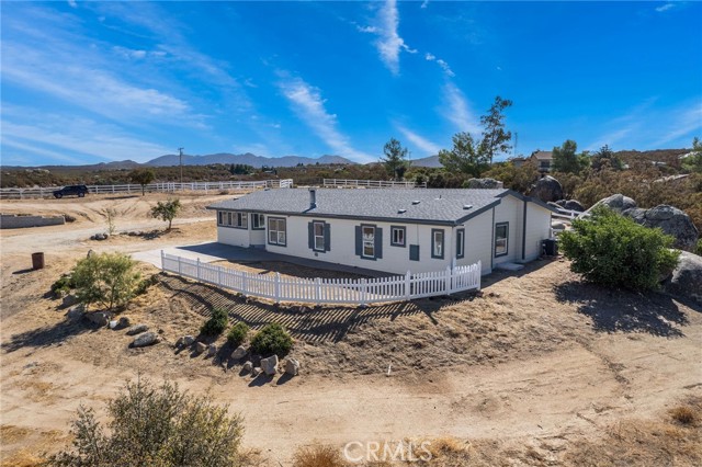 Detail Gallery Image 1 of 49 For 43355 Cowboy Country Trl, Aguanga,  CA 92536 - 4 Beds | 2/1 Baths